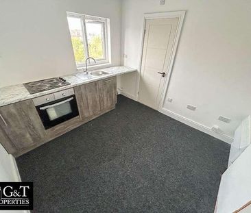 Long Lane, Halesowen, B62 - Photo 1