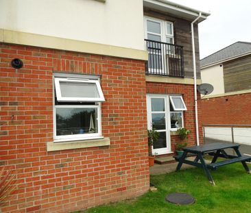 2 bedroom flat to rent - Photo 4