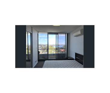 Two-Bedroom Apartment with the stunning water and city views! Fully Furnished! - Photo 4