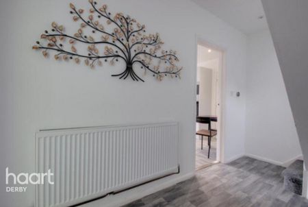 4 bedroom detached house to rent - Photo 4