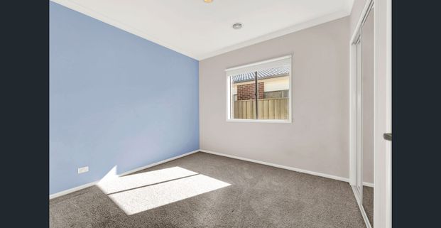 Modern Family Living in a Peaceful Court Location - Photo 1