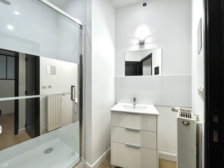 Location Appartement 1 pièce 33m² TOURCOING 59200 - Photo 2