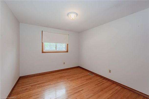 76 Harvard Rd, Guelph - Photo 1