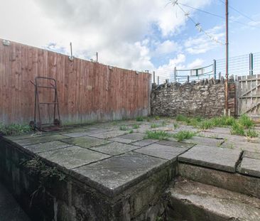 2 bedroom end of terrace house to rent - Photo 6