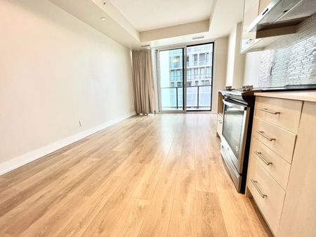 For Lease - 150 Fairview Mall Drive Unit# 903, Toronto, Ontario - Photo 3