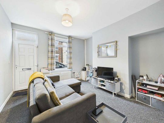 2 bedroom terraced house to rent - Photo 1