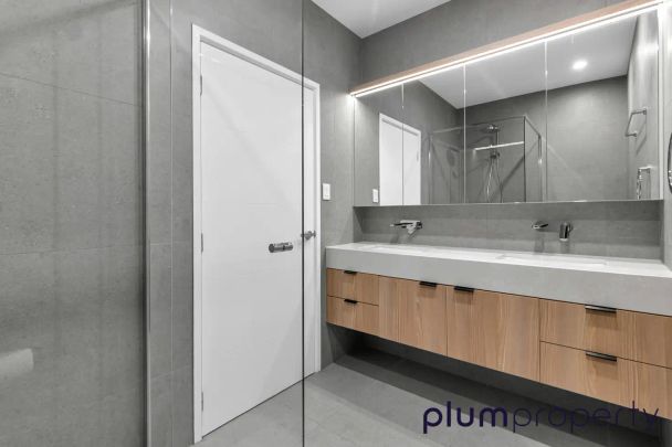 “Modern Townhouse Offering Lifestyle and Convenience In Prime Location!” - Photo 1