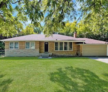 For Lease - 11 Uplands Avenue Unit# Basement, Vaughan, Ontario - Photo 1