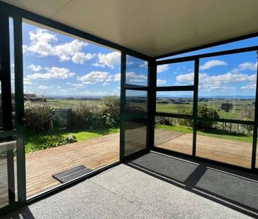 Feilding Country - Three bedroom - Photo 2