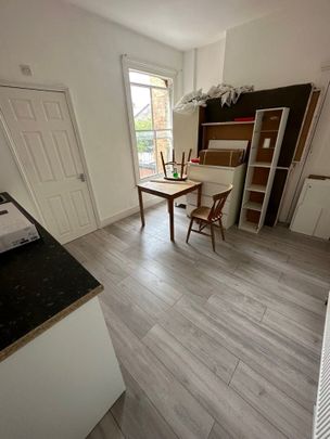 Studio Flat, Myddleton Road, N22 - Photo 1
