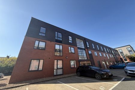 2 Bedroom Apartment To Let - Photo 2