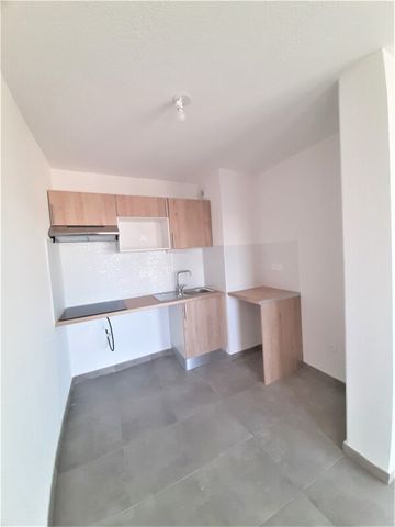 Location Appartement 3 pièces 63m² NIMES 30000 - Photo 4
