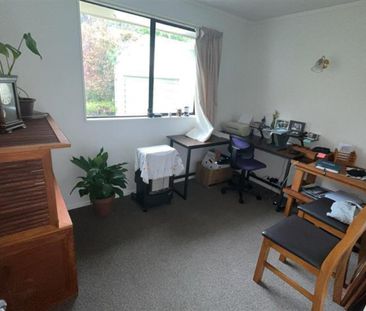 Comfortable living in Whanganui East - Photo 2