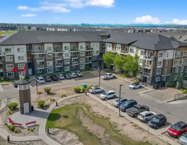 Spacious 2 Bed, 2 Bath Condo for rent from October 15. | 4111 - 240 Skyview Ranch Rd NE, Calgary - Photo 1