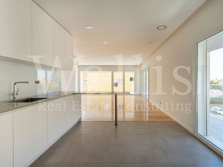 4 room luxury Flat for rent in Sao Joao do Estoril, Cascais e Estoril, Cascais, Lisbon - Photo 3