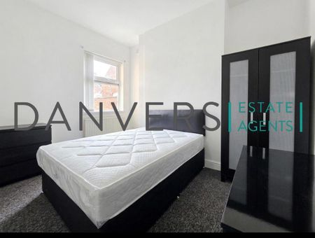 5 bedroom terraced house to rent - Photo 3