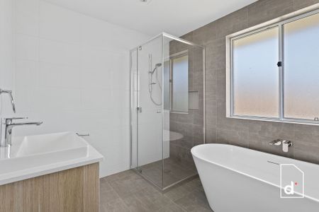 Brand New Executive Home - Photo 4