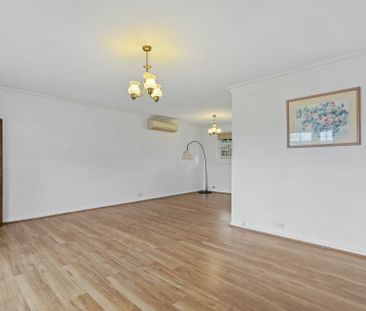 Stylish, comfortable, and perfectly positioned for easy living - Photo 3