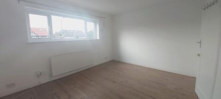 3 bedroom maisonette to rent - Photo 2