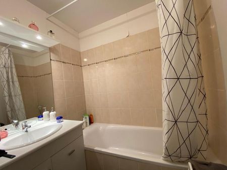 Location Appartement 2 pièces 39m² ISSOIRE 63500 - Photo 4