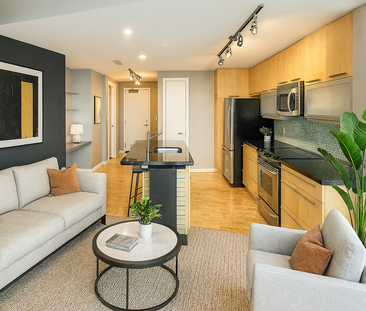 Downtown Comfort With A Chic Twist – 2 Bed Condo With Underground P... - Photo 6