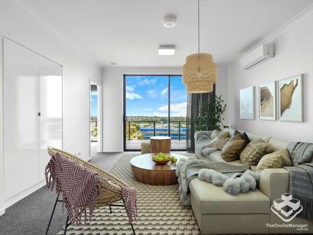 2bed - 2bath Top Level stunning over 180degree view, 500m to Westfield / Bus Interchange - Photo 2