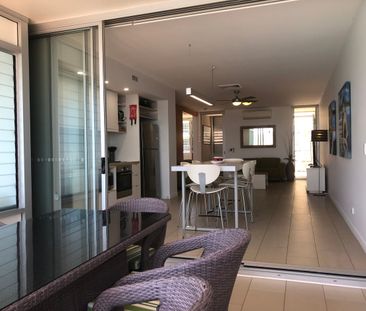 FURNISHED TWO BEDROOM FURNISHED APARTMENT WITH SEA AND MARINA VIEWS... - Photo 2