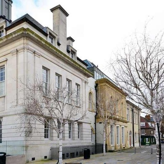 Market Place, Brentford, TW8 - Photo 1