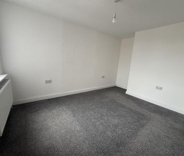 4 bedroom terraced house to rent - Photo 5
