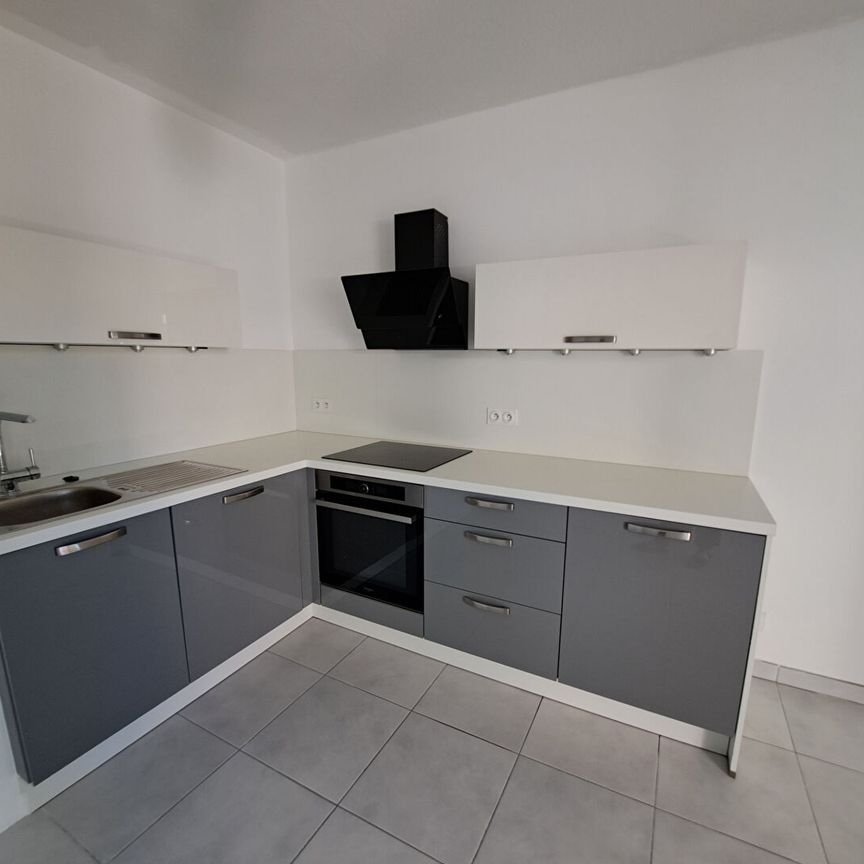 A LOUER AVIGNON ( 84000 ) : APPARTEMENT 3 pièces -TERRASSE - ASCENSEUR - 1 PLACE DE PARKING, - Photo 1