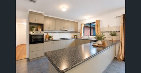 Spacious Five-Bedroom Family Home - Photo 4