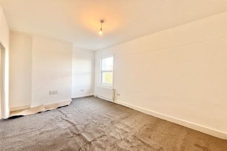 2 bed House Brickfield Cottages, SS4 - Photo 4