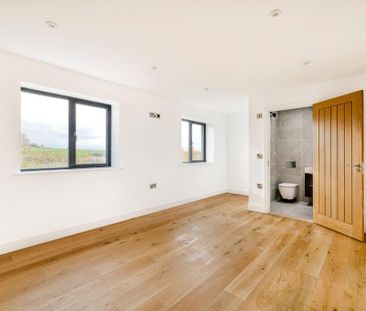 4 bedroom detached house to rent - Photo 6