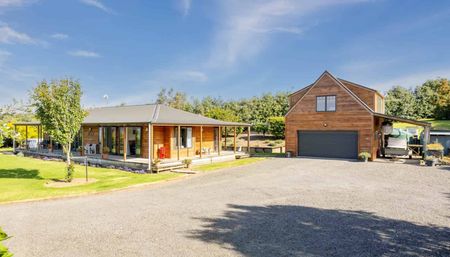 Big 3 bedroom family home - Photo 4