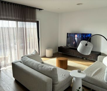 Beautiful home in great location - Photo 2