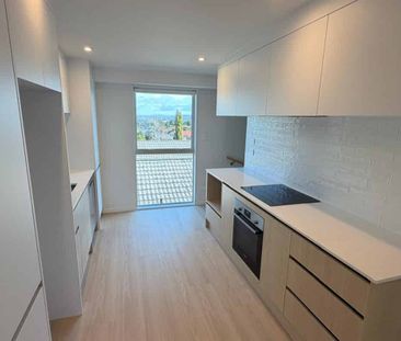 Nearly new 3 bedroom stunning townhouse in Beach Haven - Photo 3