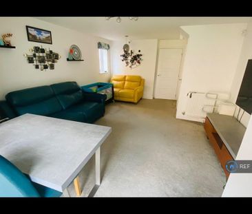 3 bedroom semi-detached house to rent - Photo 2