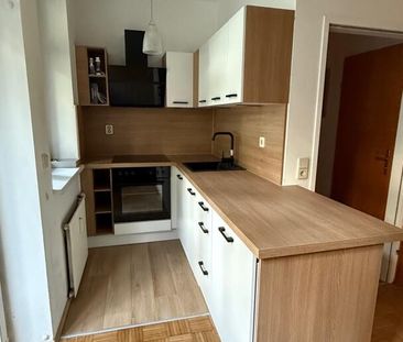 Gemütliche 2-Zimmer-Wohnung mit neu sanierter Küche und Balkon! - Foto 3