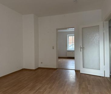 Zentrale 2-Zimmer-Erdgeschosswohnung mit optimaler Anbindung - Photo 1