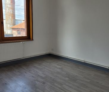 Location Appartement 4 pièces 97m² VIESLY 59271 - Photo 2