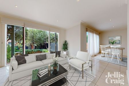 1/8 Mowbray Street, Hawthorn East VIC 3123 - House For Rent | Domain - Photo 2