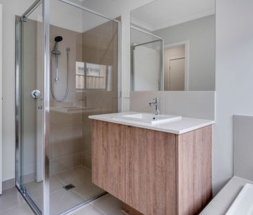 Stunning Family Home in Beveridge! - Photo 4