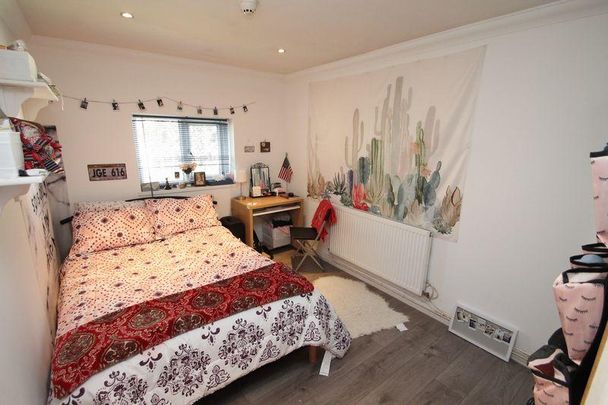 3 bedroom apartment to rent - Photo 1