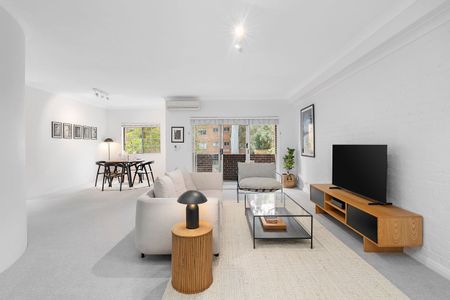 Spacious Three-Bedroom Retreat in a Boutique Lane Cove Block - Photo 4