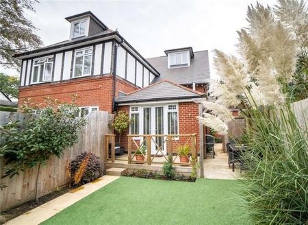 3 bedroom flat to rent - Photo 2