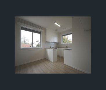 Very Spacious 2BR Apartment Right Near Chadstone! - Photo 5