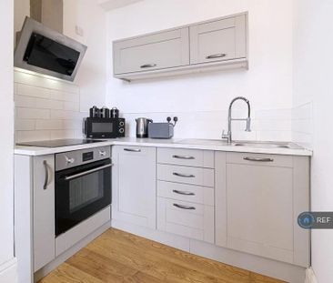 1 bedroom flat to rent - Photo 6