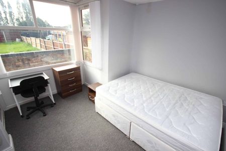 Room , Southbourne Street - Photo 2