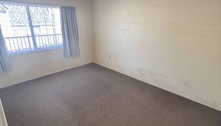 Tidy 1 Bedroom - Photo 2