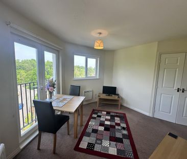 2 bedroom flat to rent - Photo 2